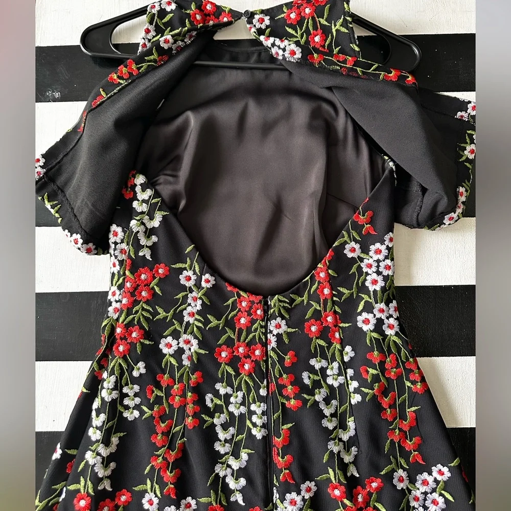 Dress - Picture 6 of 8